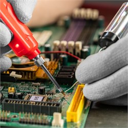 Паяльник беспроводной 4.5 В, 8 Вт, 350°С, припой 10 г, работа от элементов питания 3хАА Matrix 10997