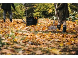 Грабли для листьев с чер. Prima FISKARS (веерные) 11351