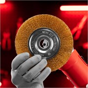 Щетка для УШМ, 150 мм, посадка 22.2 мм, плоская, латунированная витая проволока Matrix 10799