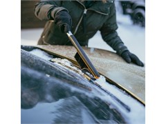 Щетка для снега 63см со скребком Plus FISKARS (щетка-сметка снеговая, съемный скребок) 10937